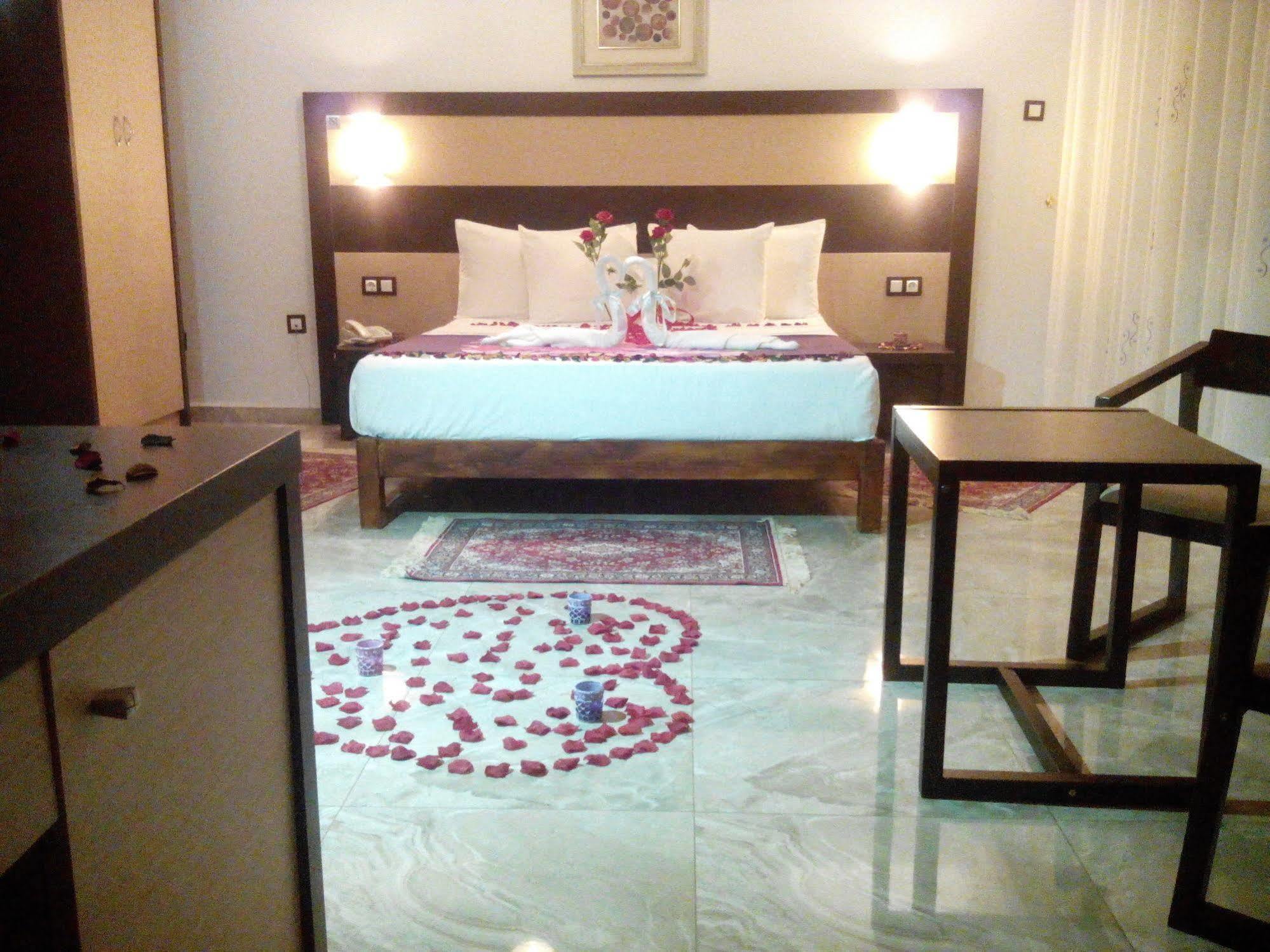 Space Telemly Hotel Algiers Экстерьер фото